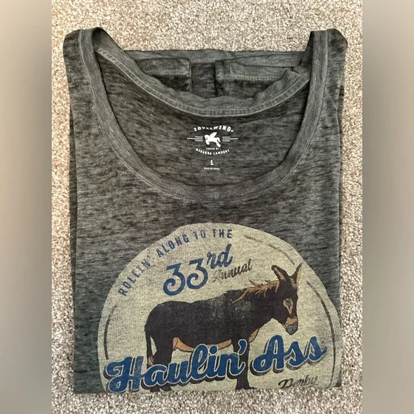 Idyllwind Graphic T-Shirt - Picture 2 of 3